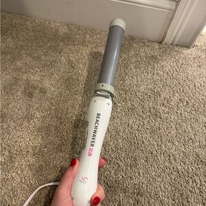 Beachwaver S1.25 Rotating Curling Iron - White and Gray